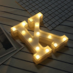 乾電池供電暖白色立式掛式 LED 節日燈，A，N，B，O，C，P，D，Q，E，R，F，G，T，U，V，I，W，J，K，X，L，M，Z