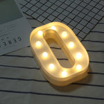 乾電池供電暖白色立式掛式 LED 節日燈，A，N，B，O，C，P，D，Q，E，R，F，G，T，U，V，I，W，J，K，X，L，M，Z