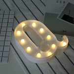 乾電池供電暖白色立式掛式 LED 節日燈，A，N，B，O，C，P，D，Q，E，R，F，G，T，U，V，I，W，J，K，X，L，M，Z