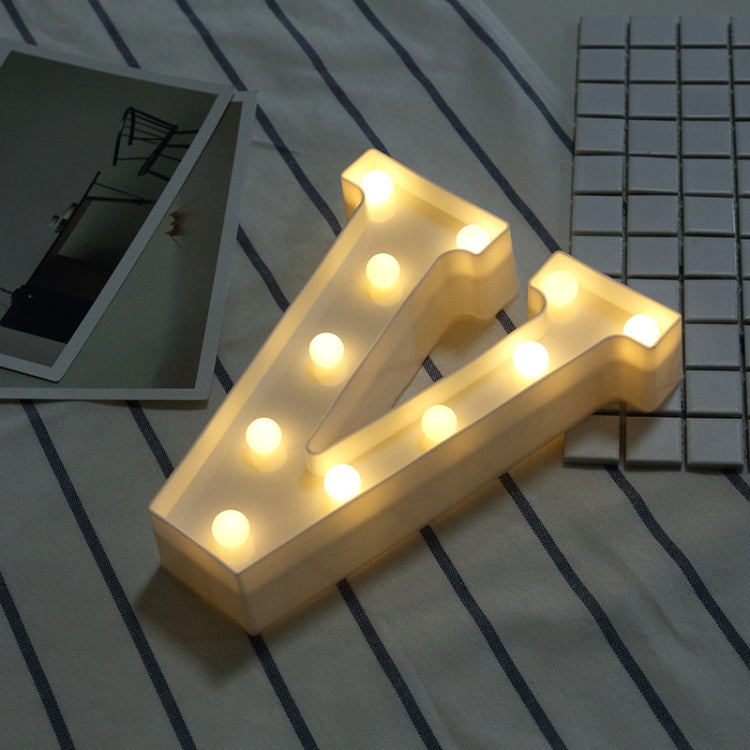 乾電池供電暖白色立式掛式 LED 節日燈，A，N，B，O，C，P，D，Q，E，R，F，G，T，U，V，I，W，J，K，X，L，M，Z