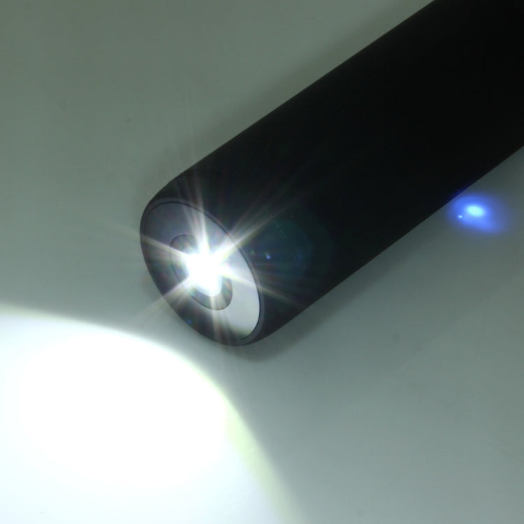 內建麥克風、LED燈與掛鉤，支援免持通話與TF卡，藍牙距離：10m