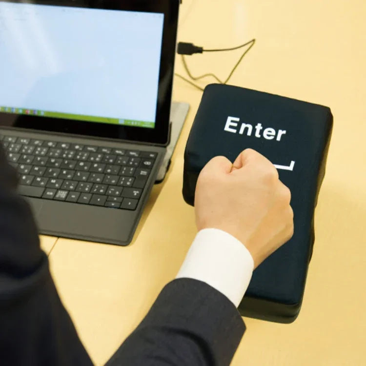 大 Enter 鍵 USB 電腦桌面枕 創意通風 Enter 鍵手枕（黑色）