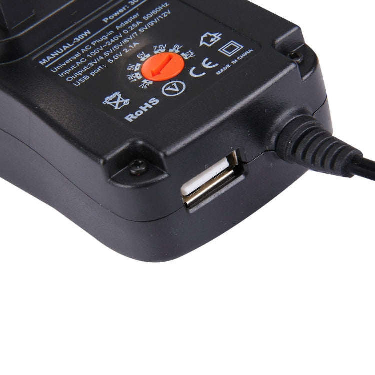 英國插頭通用30W電源壁插適配器，帶5V 2.1A USB接口，提示：8個，線長：約1.2米，英國插頭