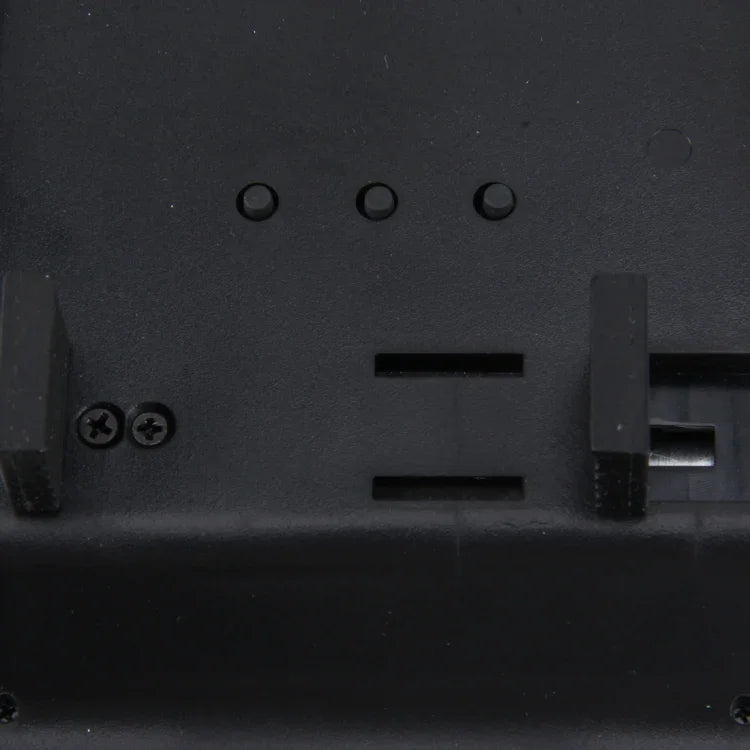 4.3 吋 480*272 後視 TFT-LCD 彩色車載監視器，支援倒車自動切換螢幕功能，4.3 吋 480*272