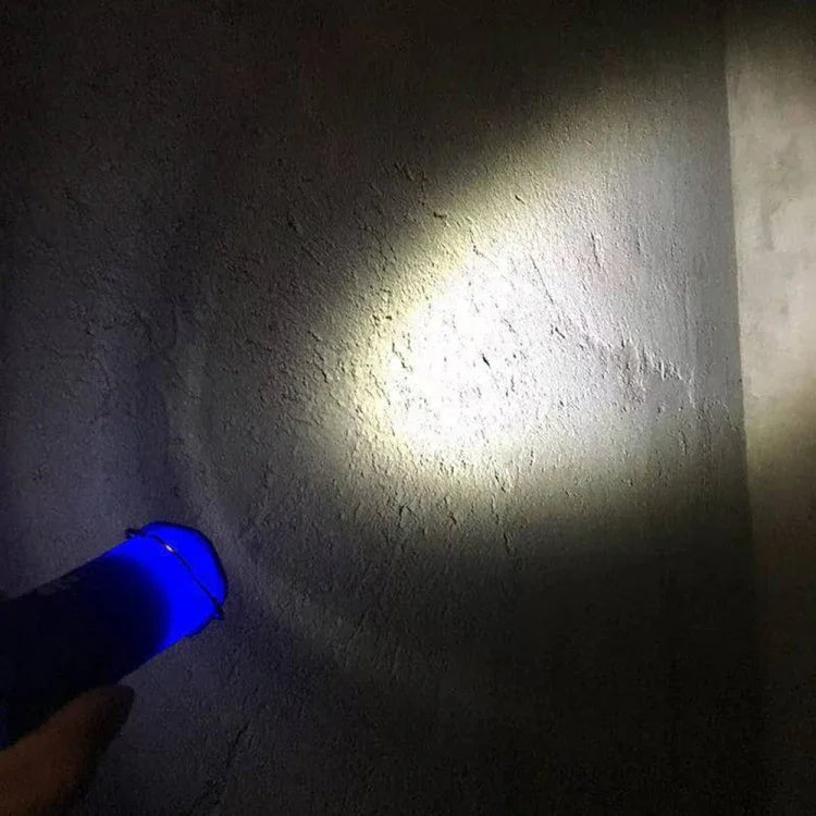 LED手電筒露營燈，輕便鋁合金超亮伸縮手電筒附夾子