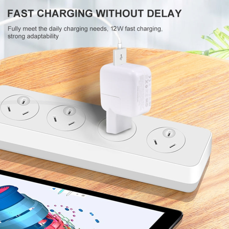 12W USB 充電器 + USB轉8針數據線，適用iPad / iPhone / iPod系列，歐盟插頭
