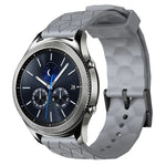 22mm 足球圖案純色矽膠錶帶，適用於 Samsung Galaxy Watch3 45mm，適用於 Samsung Galaxy Watch 46mm，適用於 Samsung Gear S3 Classic，適用於 Samsung Gear S3 Frontier