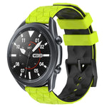 22mm 足球圖案雙色矽膠錶帶，適用於 Samsung Galaxy Watch3 45mm，適用於 Samsung Galaxy Watch 46mm，適用於 Samsung Gear S3 Classic，適用於 Samsung Gear S3 Frontier