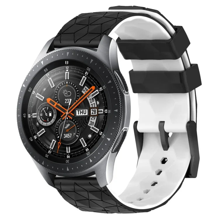 22mm 足球圖案雙色矽膠錶帶，適用於 Samsung Galaxy Watch3 45mm，適用於 Samsung Galaxy Watch 46mm，適用於 Samsung Gear S3 Classic，適用於 Samsung Gear S3 Frontier