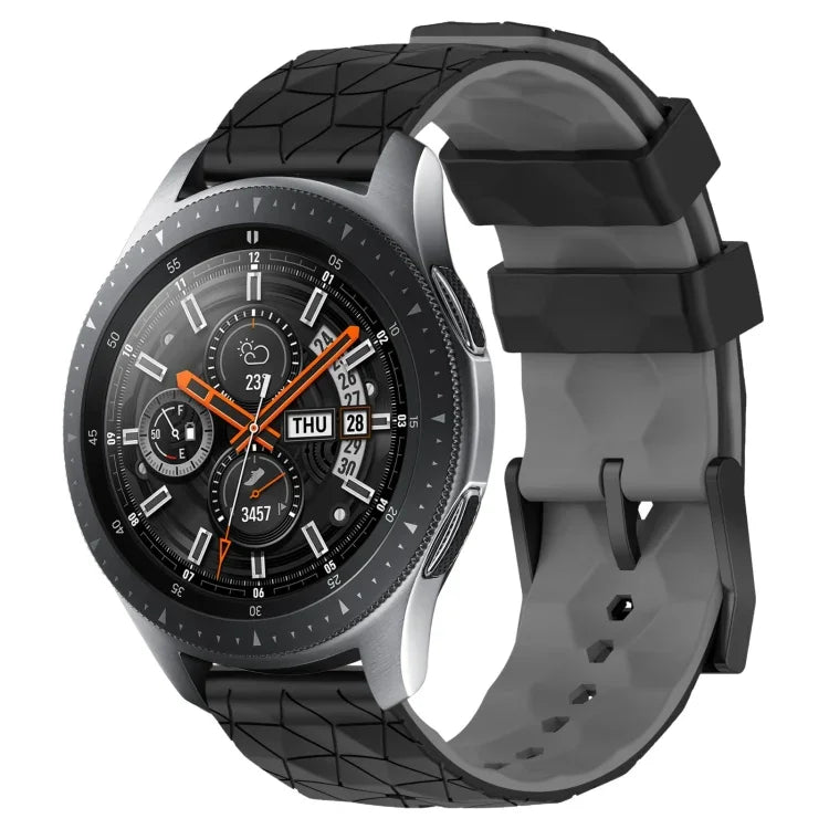 22mm 足球圖案雙色矽膠錶帶，適用於 Samsung Galaxy Watch3 45mm，適用於 Samsung Galaxy Watch 46mm，適用於 Samsung Gear S3 Classic，適用於 Samsung Gear S3 Frontier