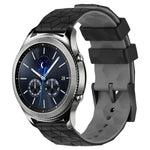 22mm 足球圖案雙色矽膠錶帶，適用於 Samsung Galaxy Watch3 45mm，適用於 Samsung Galaxy Watch 46mm，適用於 Samsung Gear S3 Classic，適用於 Samsung Gear S3 Frontier