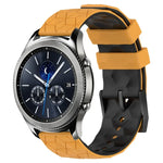 22mm 足球圖案雙色矽膠錶帶，適用於 Samsung Galaxy Watch3 45mm，適用於 Samsung Galaxy Watch 46mm，適用於 Samsung Gear S3 Classic，適用於 Samsung Gear S3 Frontier