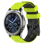 22mm 足球圖案雙色矽膠錶帶，適用於 Samsung Galaxy Watch3 45mm，適用於 Samsung Galaxy Watch 46mm，適用於 Samsung Gear S3 Classic，適用於 Samsung Gear S3 Frontier