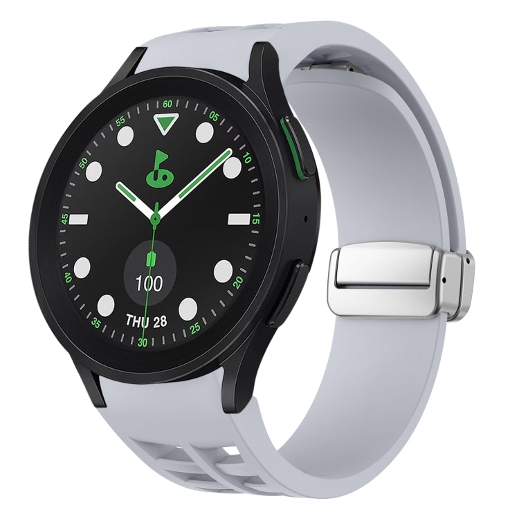 Richard 磁吸摺疊銀色錶扣矽膠錶帶，適用於 Samsung Galaxy Watch FE 40mm、Samsung Galaxy Watch 5 Pro 高爾夫版、Samsung Galaxy Watch 5 高爾夫版