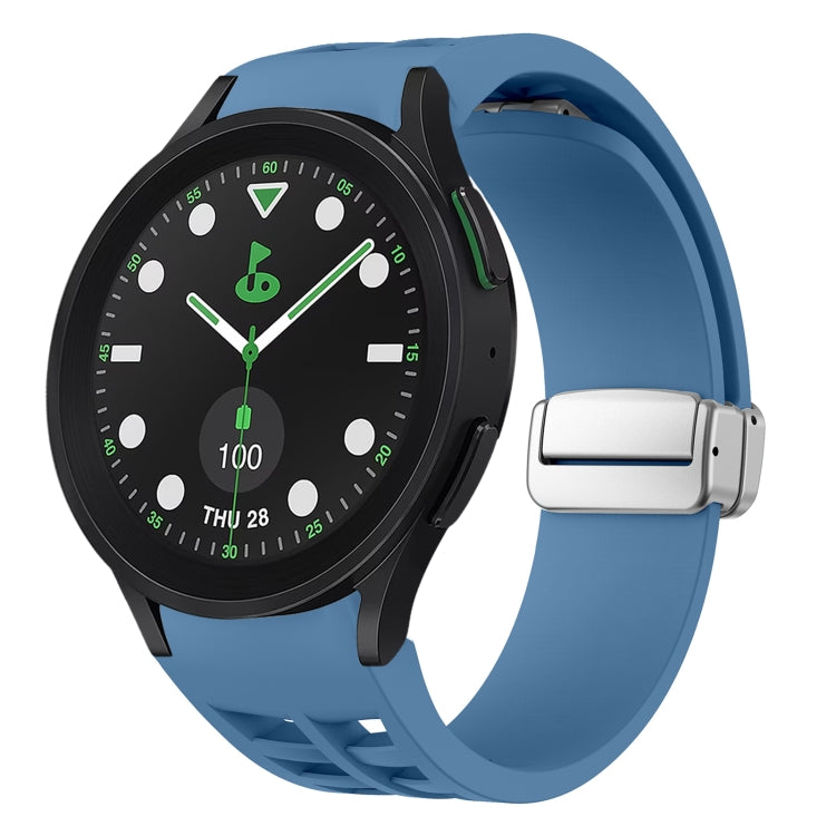 Richard 磁吸摺疊銀色錶扣矽膠錶帶，適用於 Samsung Galaxy Watch FE 40mm、Samsung Galaxy Watch 5 Pro 高爾夫版、Samsung Galaxy Watch 5 高爾夫版