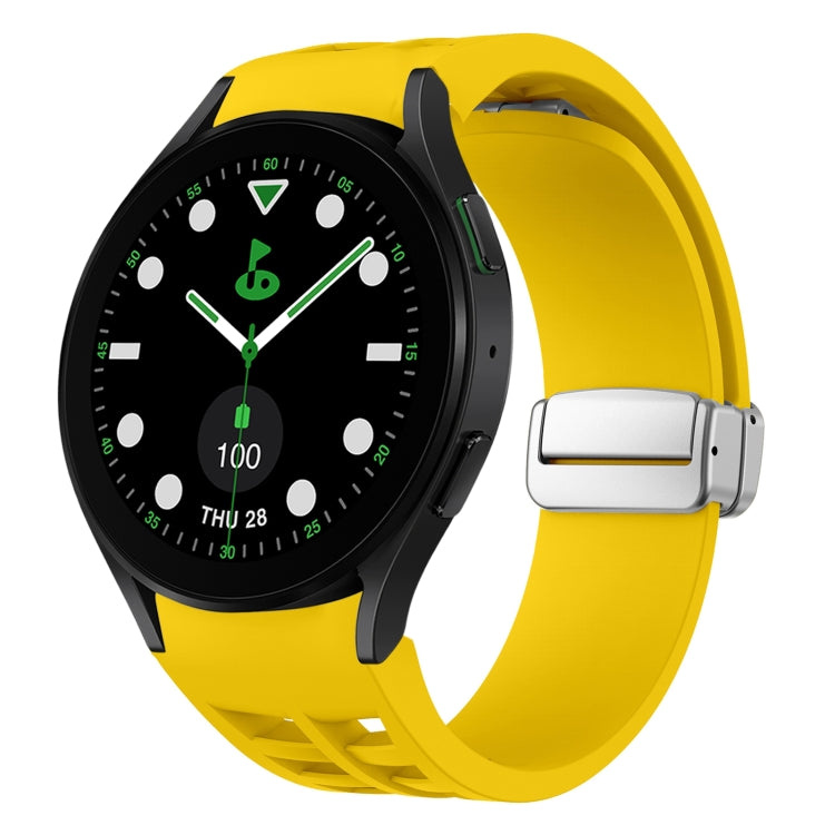 Richard 磁吸摺疊銀色錶扣矽膠錶帶，適用於 Samsung Galaxy Watch FE 40mm、Samsung Galaxy Watch 5 Pro 高爾夫版、Samsung Galaxy Watch 5 高爾夫版