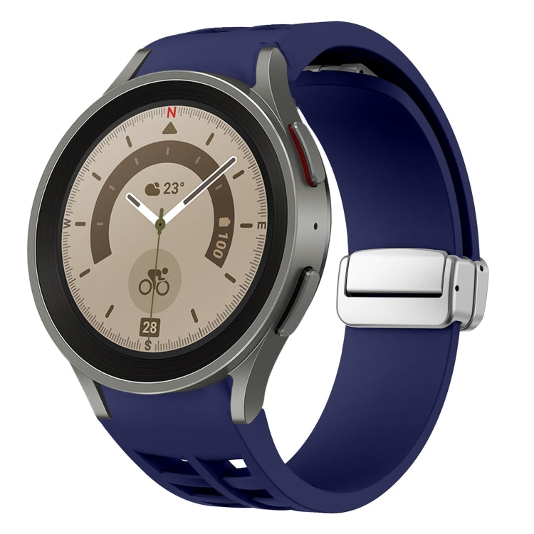 Richard 磁吸摺疊銀色錶扣矽膠錶帶，適用於 Samsung Galaxy Watch 5 Pro 45mm、Samsung Galaxy Watch 7 40 / 44mm、Samsung Galaxy Watch 6 Classic 43 / 47mm