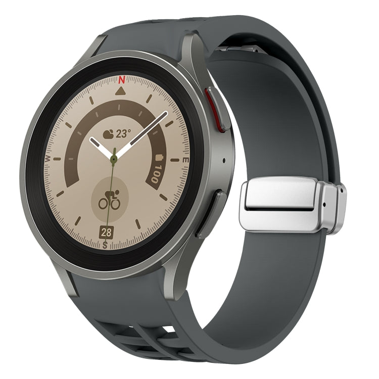 Richard 磁吸摺疊銀色錶扣矽膠錶帶，適用於 Samsung Galaxy Watch 5 Pro 45mm、Samsung Galaxy Watch 7 40 / 44mm、Samsung Galaxy Watch 6 Classic 43 / 47mm