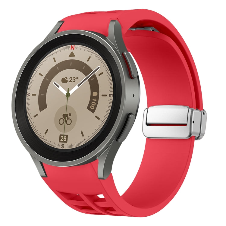 Richard 磁吸摺疊銀色錶扣矽膠錶帶，適用於 Samsung Galaxy Watch 5 Pro 45mm、Samsung Galaxy Watch 7 40 / 44mm、Samsung Galaxy Watch 6 Classic 43 / 47mm