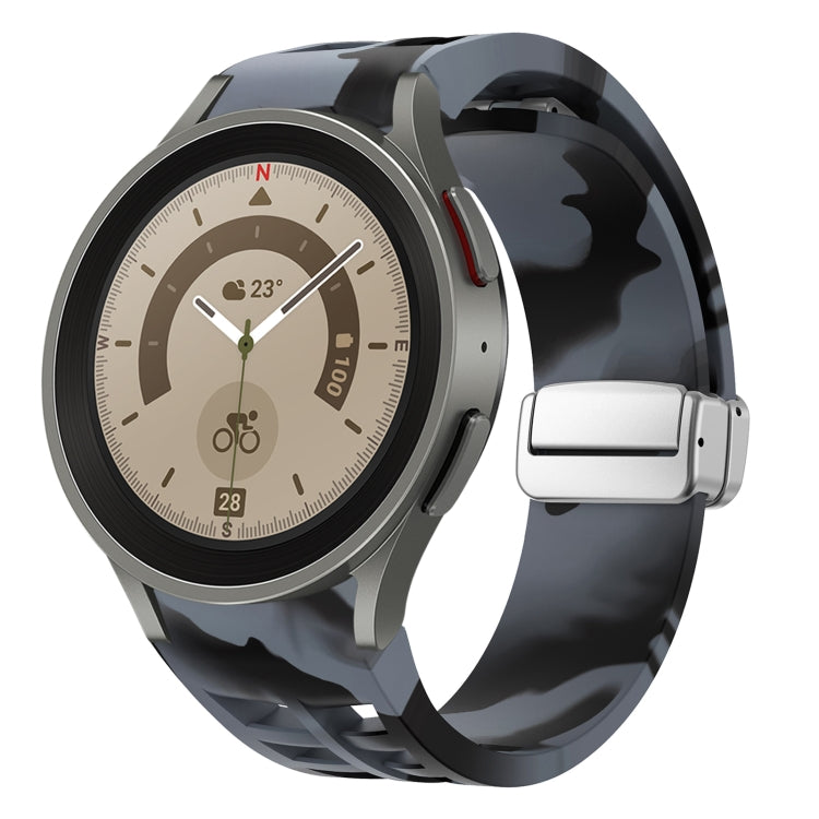 Richard 磁吸摺疊銀色錶扣矽膠錶帶，適用於 Samsung Galaxy Watch 5 Pro 45mm、Samsung Galaxy Watch 7 40 / 44mm、Samsung Galaxy Watch 6 Classic 43 / 47mm