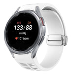 Richard 磁吸摺疊銀色錶扣矽膠錶帶，適用於 Samsung Galaxy Watch 5 Pro 45mm、Samsung Galaxy Watch 7 40 / 44mm、Samsung Galaxy Watch 6 Classic 43 / 47mm