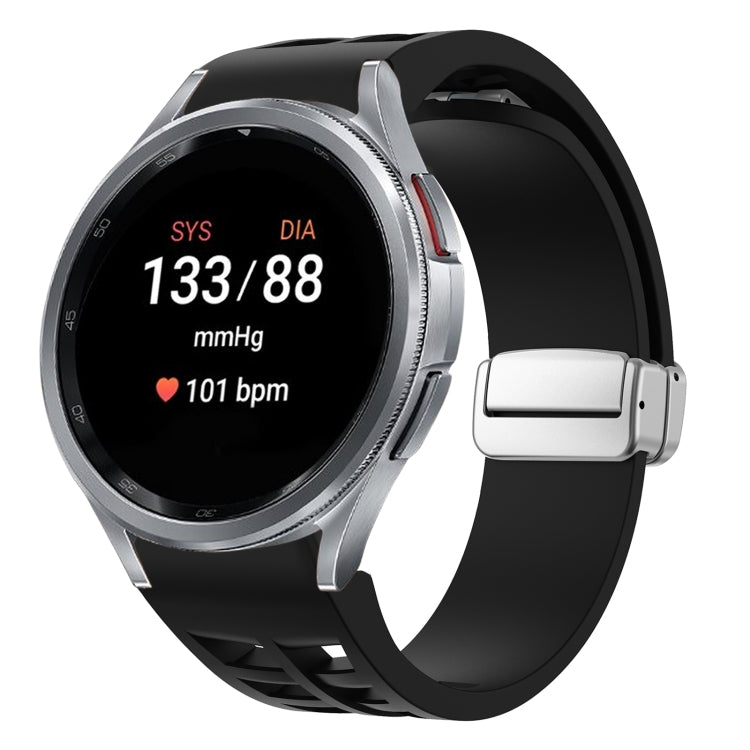 Richard 磁吸摺疊銀色錶扣矽膠錶帶，適用於 Samsung Galaxy Watch 5 Pro 45mm、Samsung Galaxy Watch 7 40 / 44mm、Samsung Galaxy Watch 6 Classic 43 / 47mm