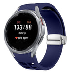 Richard 磁吸摺疊銀色錶扣矽膠錶帶，適用於 Samsung Galaxy Watch 5 Pro 45mm、Samsung Galaxy Watch 7 40 / 44mm、Samsung Galaxy Watch 6 Classic 43 / 47mm