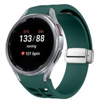Richard 磁吸摺疊銀色錶扣矽膠錶帶，適用於 Samsung Galaxy Watch 5 Pro 45mm、Samsung Galaxy Watch 7 40 / 44mm、Samsung Galaxy Watch 6 Classic 43 / 47mm