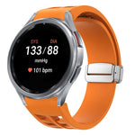 Richard 磁吸摺疊銀色錶扣矽膠錶帶，適用於 Samsung Galaxy Watch 5 Pro 45mm、Samsung Galaxy Watch 7 40 / 44mm、Samsung Galaxy Watch 6 Classic 43 / 47mm