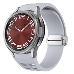 Richard 磁吸摺疊銀色錶扣矽膠錶帶，適用於 Samsung Galaxy Watch 5 Pro 45mm、Samsung Galaxy Watch 7 40 / 44mm、Samsung Galaxy Watch 6 Classic 43 / 47mm