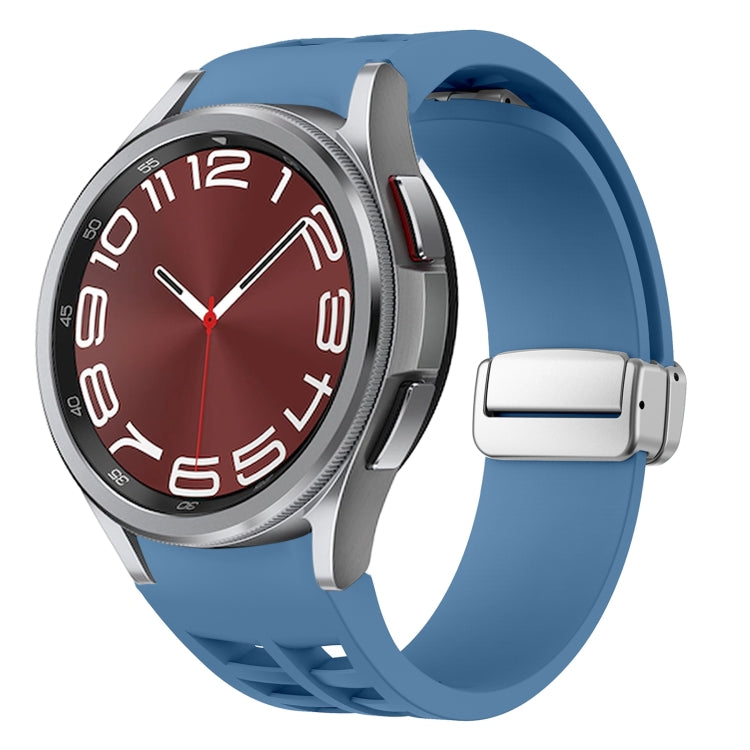 Richard 磁吸摺疊銀色錶扣矽膠錶帶，適用於 Samsung Galaxy Watch 5 Pro 45mm、Samsung Galaxy Watch 7 40 / 44mm、Samsung Galaxy Watch 6 Classic 43 / 47mm
