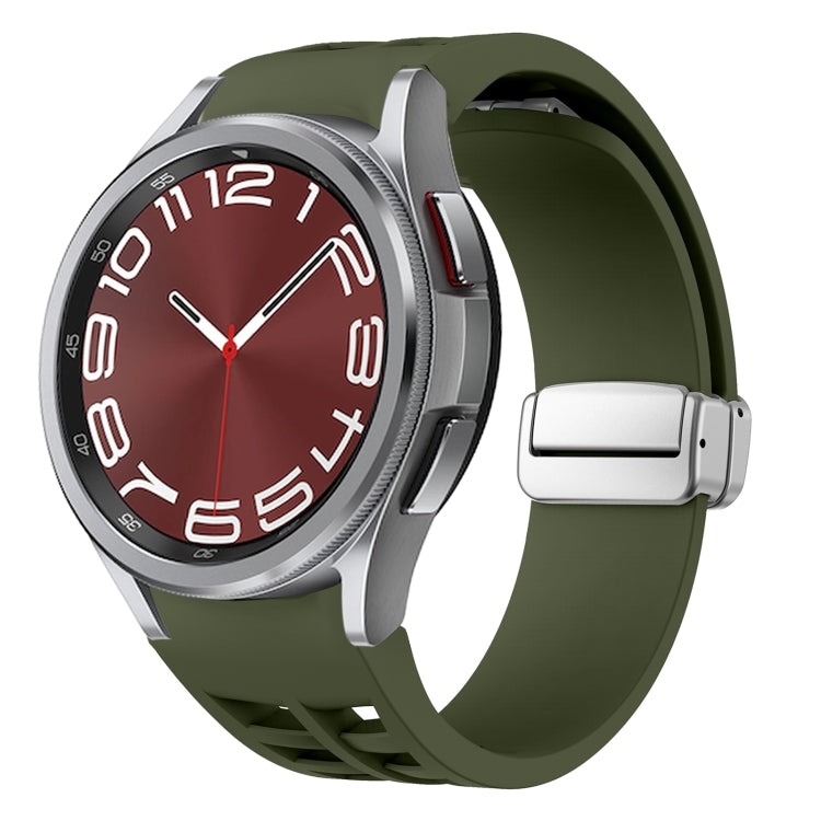 Richard 磁吸摺疊銀色錶扣矽膠錶帶，適用於 Samsung Galaxy Watch 5 Pro 45mm、Samsung Galaxy Watch 7 40 / 44mm、Samsung Galaxy Watch 6 Classic 43 / 47mm