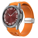 Richard 磁吸摺疊銀色錶扣矽膠錶帶，適用於 Samsung Galaxy Watch 5 Pro 45mm、Samsung Galaxy Watch 7 40 / 44mm、Samsung Galaxy Watch 6 Classic 43 / 47mm