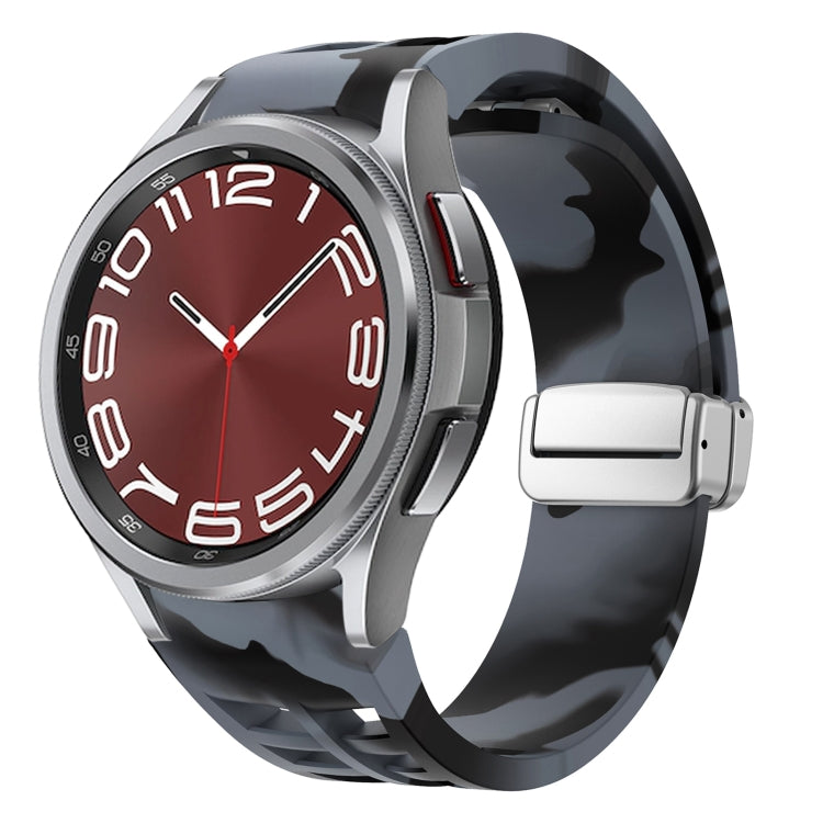 Richard 磁吸摺疊銀色錶扣矽膠錶帶，適用於 Samsung Galaxy Watch 5 Pro 45mm、Samsung Galaxy Watch 7 40 / 44mm、Samsung Galaxy Watch 6 Classic 43 / 47mm