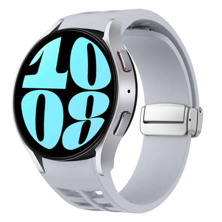 Richard 磁吸摺疊銀色錶扣矽膠錶帶，適用於 Samsung Galaxy Watch 6 40 / 44mm、Samsung Galaxy Watch 5 40 / 44mm、Samsung Galaxy Watch 4 40 / 44mm