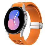 Richard 磁吸摺疊銀色錶扣矽膠錶帶，適用於 Samsung Galaxy Watch 6 40 / 44mm、Samsung Galaxy Watch 5 40 / 44mm、Samsung Galaxy Watch 4 40 / 44mm
