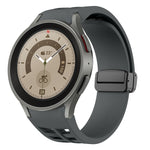 Richard 磁性摺疊黑色扣矽膠錶帶，適用於 Samsung Galaxy Watch 5 40 / 44mm，適用於 Samsung Galaxy Watch 5 Pro 45mm，適用於 Samsung Galaxy Watch 4 40 / 44mm