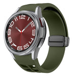 Richard 磁性摺疊黑色扣矽膠錶帶，適用於 Samsung Galaxy Watch FE 40mm，適用於 Samsung Galaxy Watch 7 40 / 44mm，適用於 Samsung Galaxy Watch 6 Classic 43 / 47mm