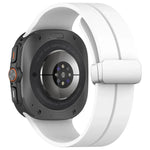 適用於 Samsung Galaxy Watch Ultra 47mm / Ultra 2025 槽紋磁吸折疊銀色錶扣矽膠錶帶
