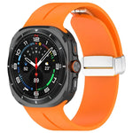 適用於 Samsung Galaxy Watch Ultra 47mm / Ultra 2025 槽紋磁吸折疊銀色錶扣矽膠錶帶