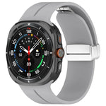 適用於 Samsung Galaxy Watch Ultra 47mm / Ultra 2025 槽紋磁吸折疊銀色錶扣矽膠錶帶