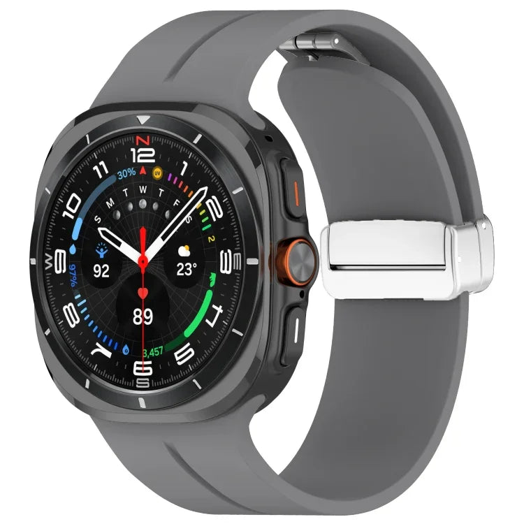 適用於 Samsung Galaxy Watch Ultra 47mm / Ultra 2025 槽紋磁吸折疊銀色錶扣矽膠錶帶