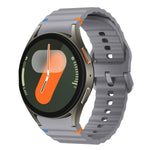 波浪紋縫線矽膠錶帶，適用於 Samsung Galaxy Watch 7 40 / 44mm、Samsung Galaxy Watch 6 Classic、Samsung Galaxy Watch 6 40 / 44mm、Samsung Galaxy Watch 5 40 / 44mm