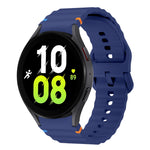波浪紋縫線矽膠錶帶，適用於 Samsung Galaxy Watch 7 40 / 44mm、Samsung Galaxy Watch 6 Classic、Samsung Galaxy Watch 6 40 / 44mm、Samsung Galaxy Watch 5 40 / 44mm