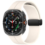 適用於 Samsung Galaxy Watch Ultra 47mm 槽紋風格摺疊磁吸扣矽膠錶帶
