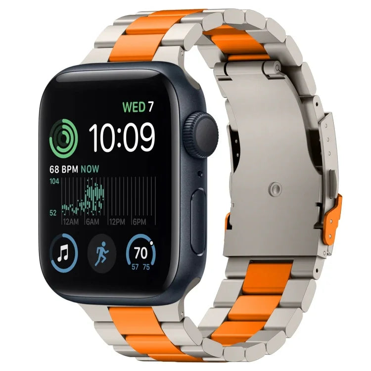 三珠鈦合金金屬錶帶，適用於 Apple Watch Series 10 46mm，適用於 Apple Watch Series 10 42mm，適用於 Apple Watch SE 2023 44mm，適用於 Apple Watch SE 2023 40mm，適用於 Apple Watch Ultra 2 49mm，適用於 Apple Watch Series 9 45mm