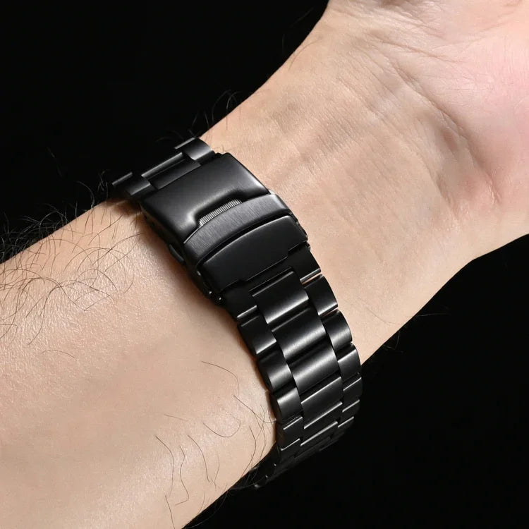 三珠鈦合金金屬錶帶，適用於 Apple Watch Series 10 46mm，適用於 Apple Watch Series 10 42mm，適用於 Apple Watch SE 2023 44mm，適用於 Apple Watch SE 2023 40mm，適用於 Apple Watch Ultra 2 49mm，適用於 Apple Watch Series 9 45mm