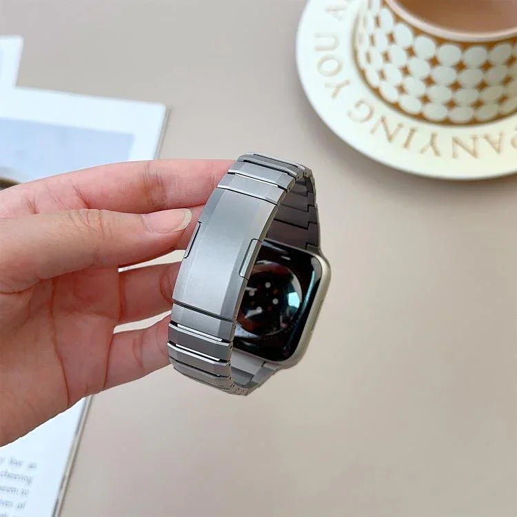 曲面側可拆卸不鏽鋼錶帶，適用於 Apple Watch 46mm / 49mm / 45mm / 44mm，適用於 Apple Watch 42mm / 41mm / 40mm / 38mm