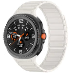三珠磁吸矽膠錶帶，適用於 Samsung Galaxy Watch8 / Watch8 Classic