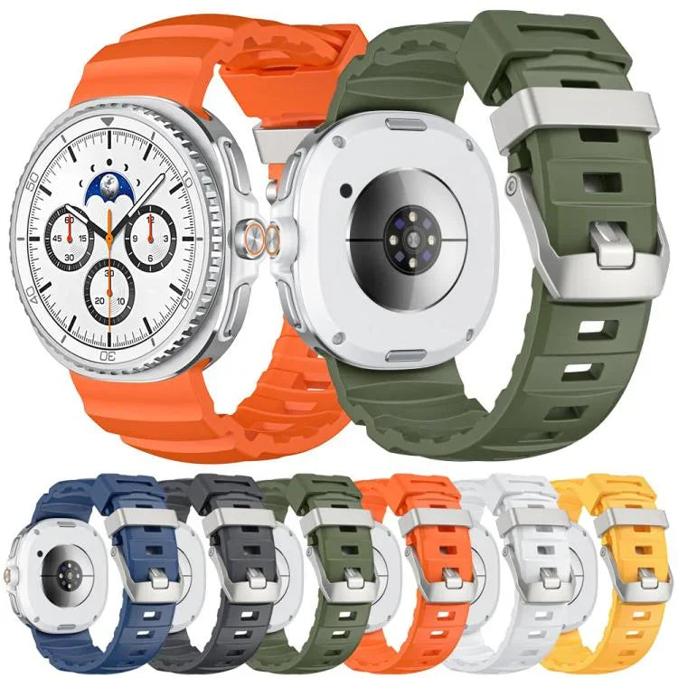 銀色扣矽膠錶帶，適用於 Samsung Galaxy Watch8 / Watch8 Classic
